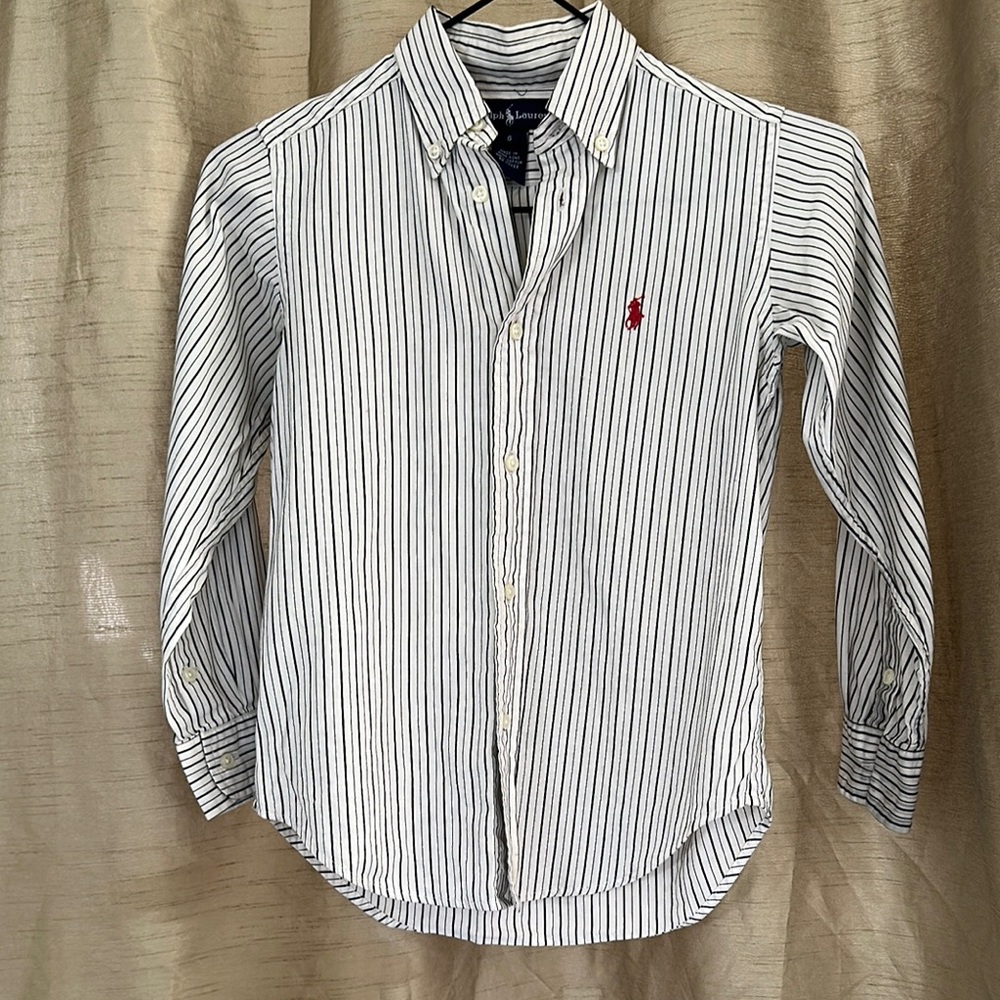 ❤️BUNDLE BUY 3 GET 15% OFF❤️
Ralph Lauren White and Black Button Down Shirt